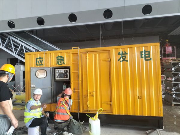 灵丘怎样判断空气滤清器是否需要更换？